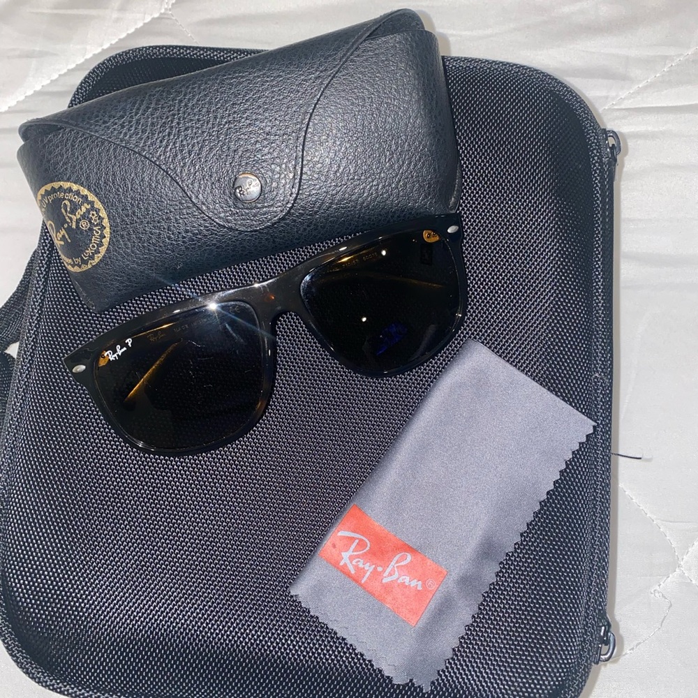 RAY-BANS